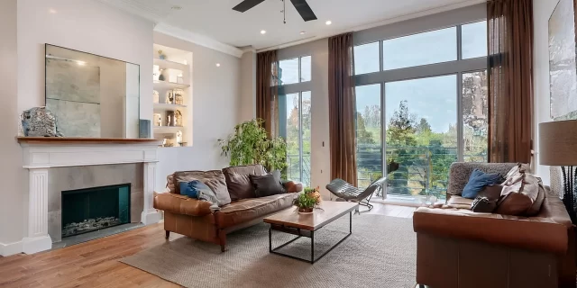 Firefly A spacious older condo with high ceilings and large windows, beautifully remodeled with luxu